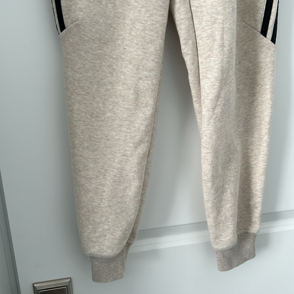 Adidas sweatpant joggers - Picture 3 of 10